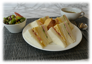 サンドウィッチセット　スープ・サラダ付