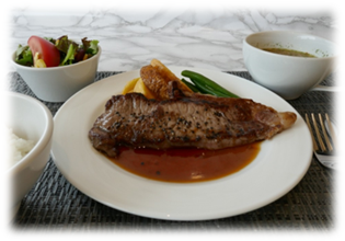 ビーフステーキ御膳　ご飯・スープ・サラダ付