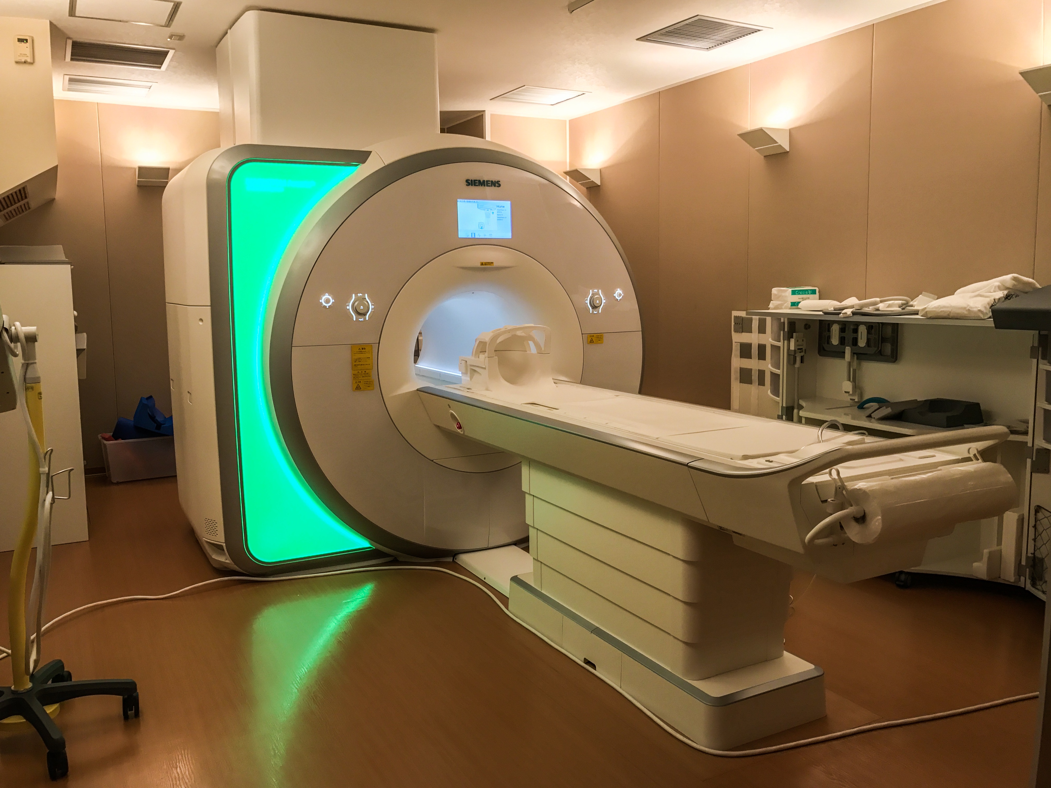 シーメンスヘルスケア社製超伝導MRI装置MAGNETOM Avanto fit（1.5T）画像